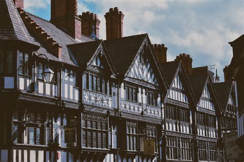 famous tudor architects.